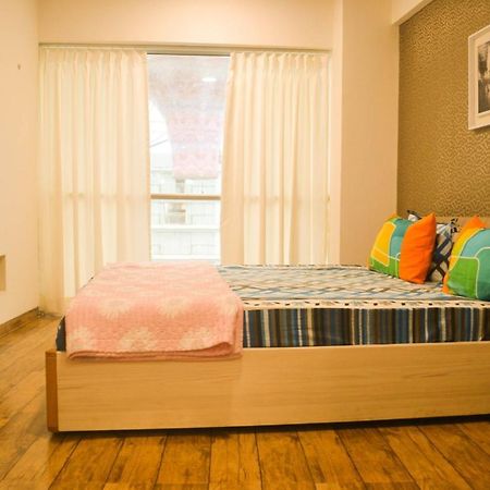 Homestays At Rajhans Belliza Near Airport Surat Luaran gambar